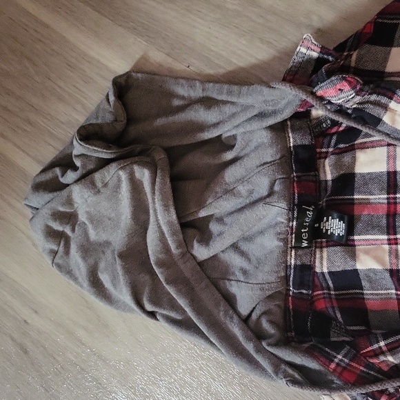 Wetseal top - Picture 7 of 7